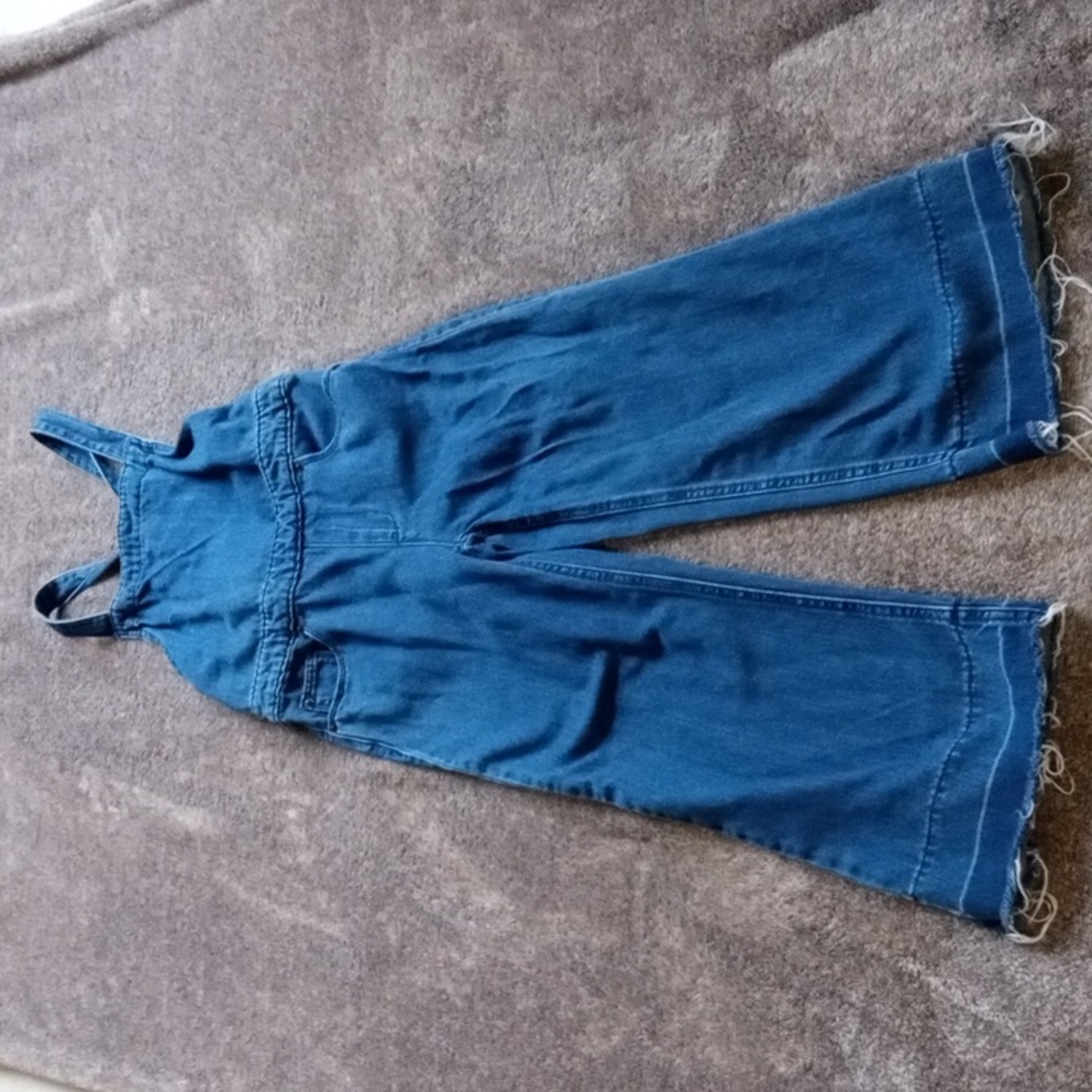 Universal Thread Women's Blue Denim Overalls
